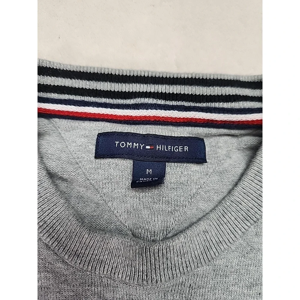 Tommy Hilfiger Grey Crewneck Sweater‎ Men's Size Medium